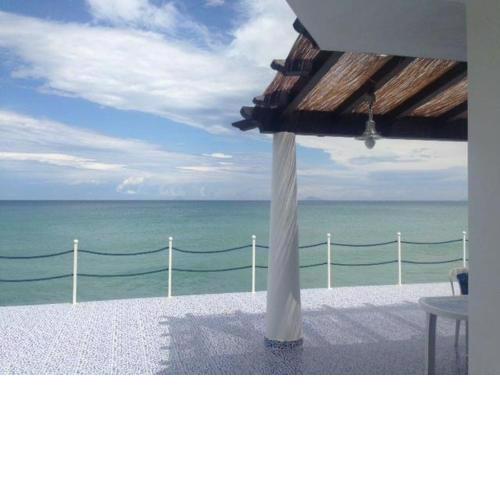 Villa Delfino Blu con accesso diretto al mare dalla scogliera e privacy impagabile.