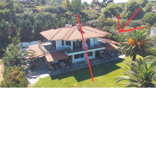 Villa Delta 2 – 2 min walk to Mamalouka, Blue Carpet