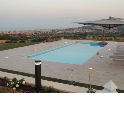 Villa di lusso rustica con vista mare, collina e montagna