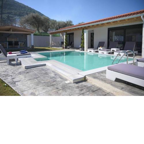 Villa Diamonds