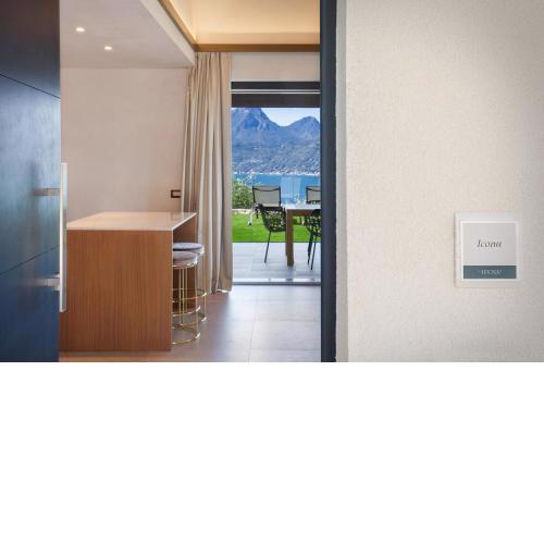 Villa Divina - APT Icona con piscina e vista lago