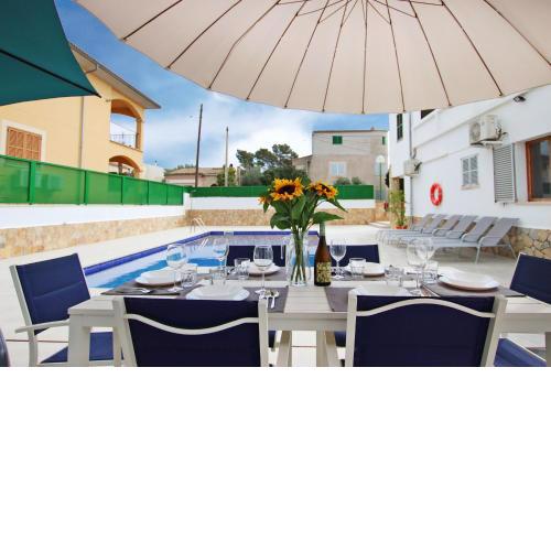 Villa Dolphin