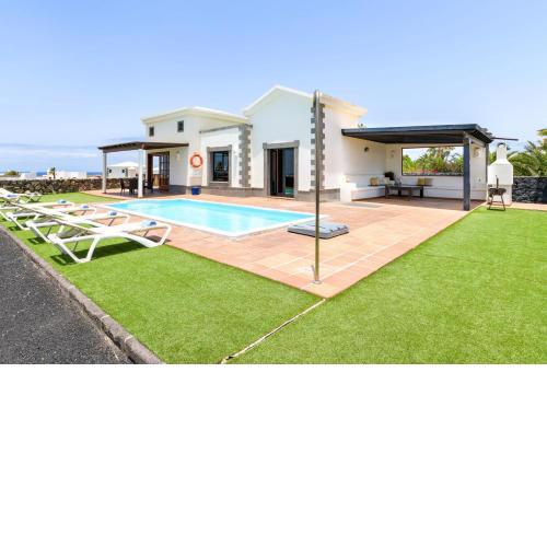 Villa Dragos by Villa Plus