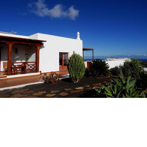 Villa El Mojón with private pool in Teguise