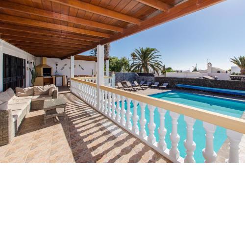 Villa Eliana with air conditioning and sea views