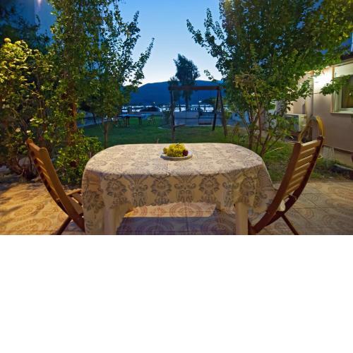 Villa Elli 2 Beach-front villa with garden