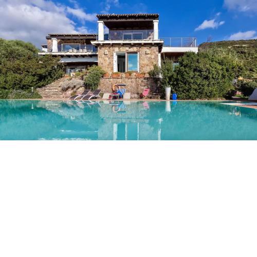 Villa Emmeline fronte mare 5 camere 6 bagni infinity pool WiFi per 12 persone