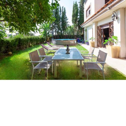 VILLA EN CAMPO De GOLF CON PISCINA