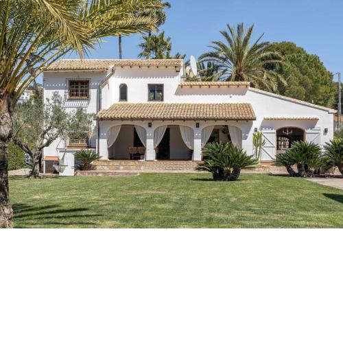 Villa Enri Dreamy Vacation Home Pool Jacuzzi
