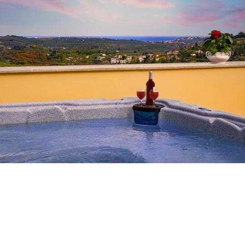 Villa Erontas - private heated jacuzzi