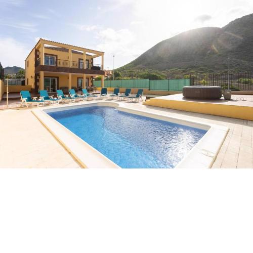 Villa esclusiva con piscina a Los Cristianos