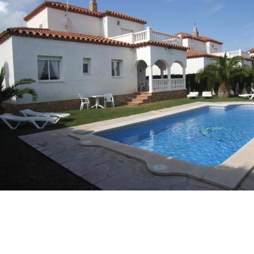 VILLA ESMERALDA CON PISCINA PRIVADA