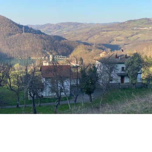 VILLA EVENTI TRA BOLOGNA E FIRENZE SUL LAGO