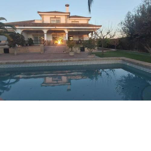 Villa exclusiva.Piscina