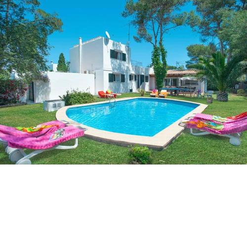 Villa Ferrer in the centre of Cala dOr
