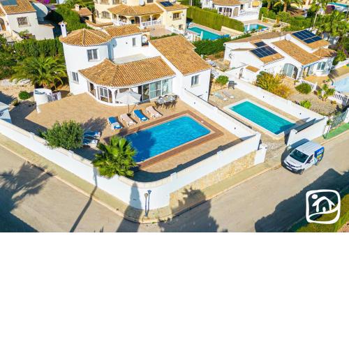 Villa Fiorentino by Abahana Villas