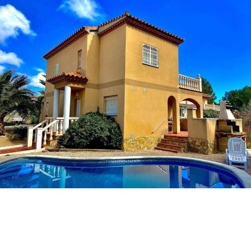 Villa Flor con piscina privada ideal para familias