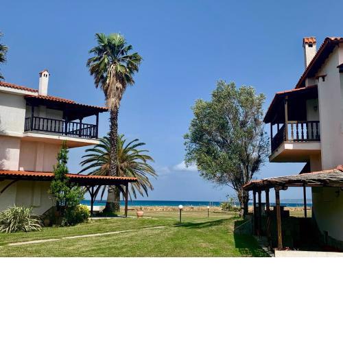 Villa Fourka 2 on the beach