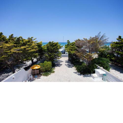 Villa fronte spiaggia con 3 camere e 2 bagni m730