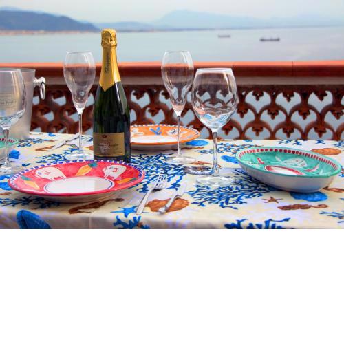 VILLA FUENTI BAY- Amalfi coast -seaview-Jacuzzi -Parking-Solarium