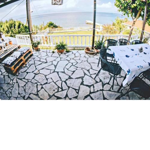 Villa Galanis by the sea