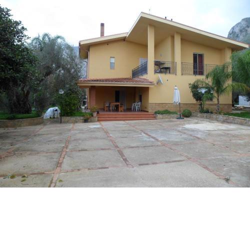 Villa Giù, indipendent villa near airport and sea