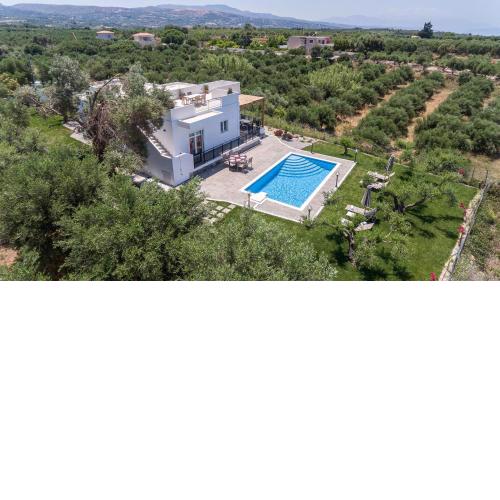 Villa Guinevere-with Private Pool