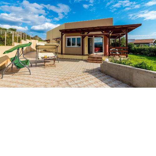 Villa Helen 200m from the beach in Tersanas