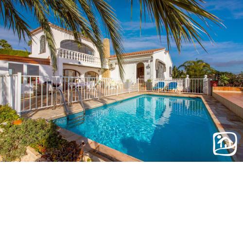 Villa Hella by Abahana Villas