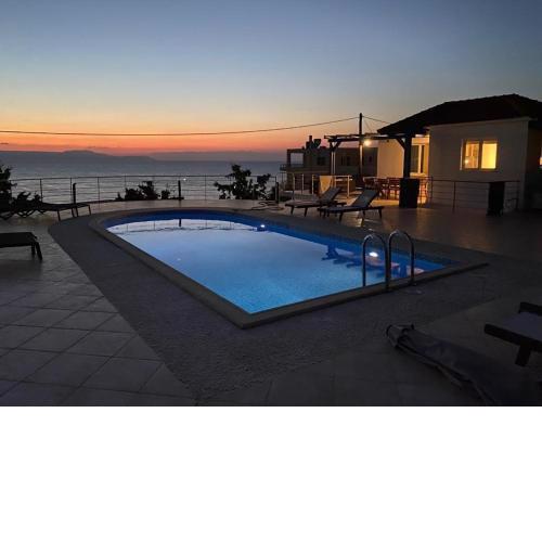 Villa Hemera, stunning sunset and sea views villa for 10 with pool