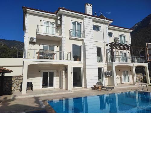 Villa Holly