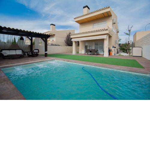 Villa hoyo 7-NIEVE -CAMPO DE GOLF,PLAYA CERCANA