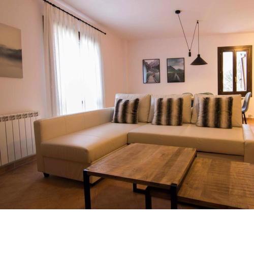 Villa Hoz de Jaca -LAE- Los Altos de Escarrilla - tucasaenlospirineos