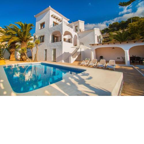 Villa Ibiza - PlusHolidays