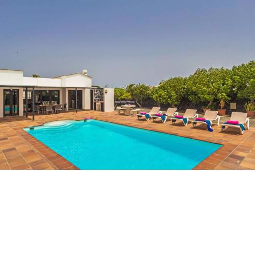Villa Iko by Villa Plus