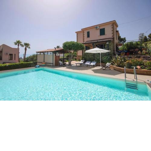 Villa il Geco con piscina ad Altavilla Milicia