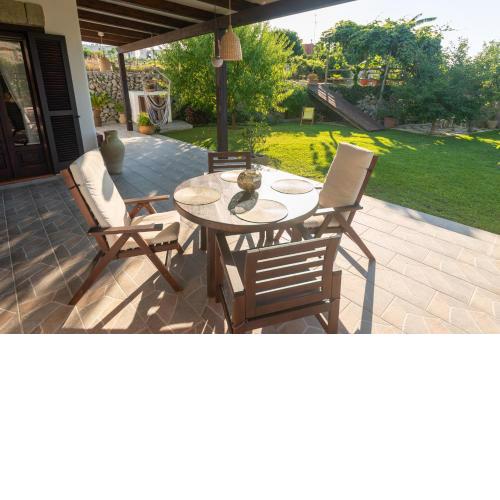 Villa Il Mandorlo with garden and terrace in Forio d'Ischia