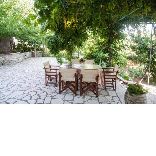 Villa Ilias