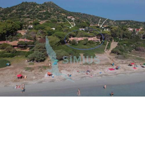 Villa immersa nella pineta [Accesso Diretto alla spiaggia di Campulongu]