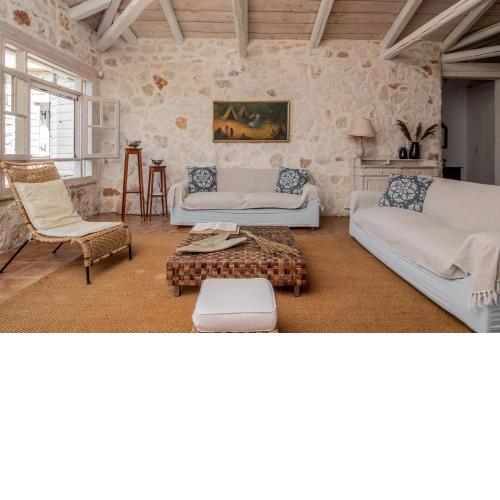 VILLA IN PIETRA Kalamaras