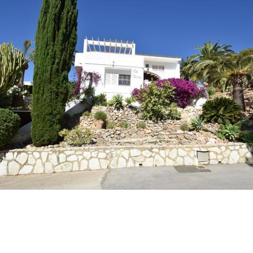 Villa in prime location beautiful view private pool 500 m from the golf course