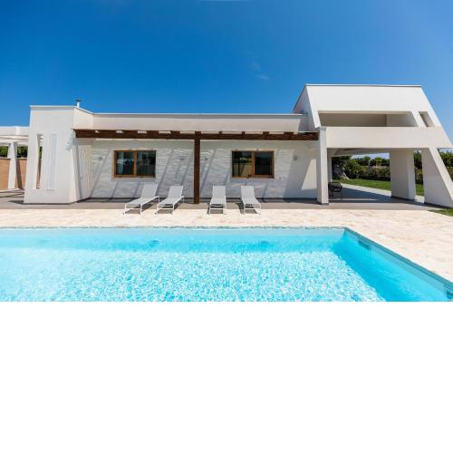 Villa Incanto with private pool among sea and countryside