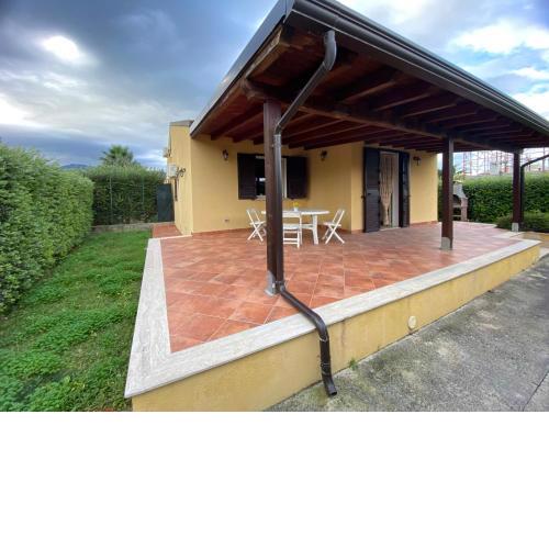 Villa indipendente le coccinelle beach mare piscina a 250 mt dal mare con servizio di piscina a 400 mt PISCINA APERTA