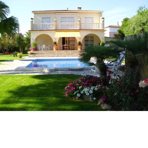 Villa Ines****