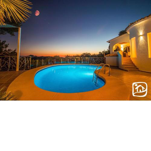 Villa Infinidad by Abahana Villas