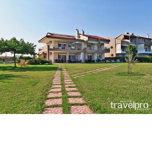 Villa Iris by TravelPro Services- Agios Mamas Beach