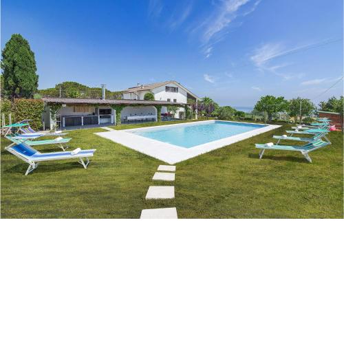 Villa James