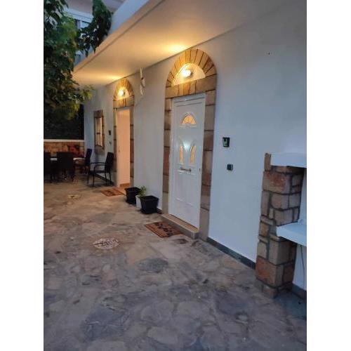 Villa Jimmy, Pilona Village