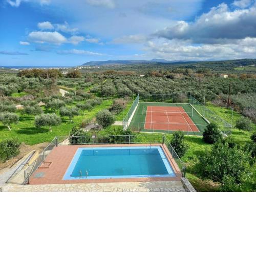 Villa Jupiter with Lake View, Private Pool and Tennis Court