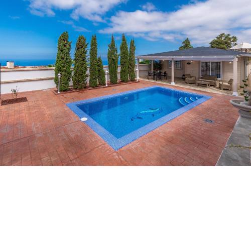VILLA KARLA